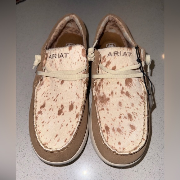 NWT Ariat Hilos 9.5 - Picture 1 of 5